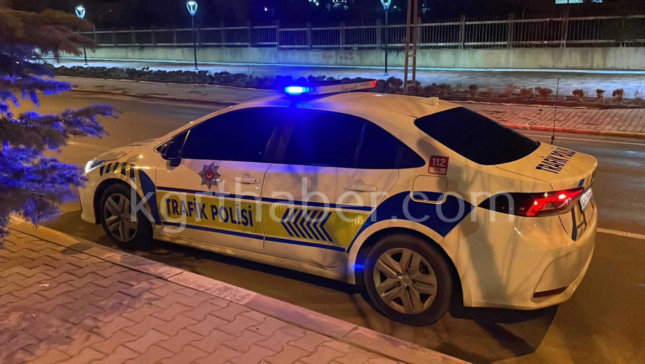 Otomobille Carpisan Hafif Ticari Aracin Radyatoru 30 Metre Ileri Firladi 1 Yarali0