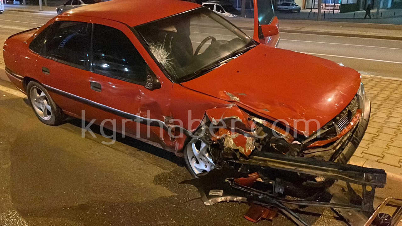 Otomobille Carpisan Hafif Ticari Aracin Radyatoru 30 Metre Ileri Firladi 1 Yarali10