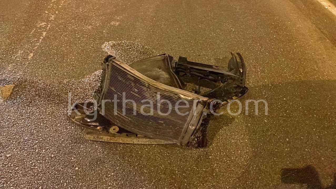 Otomobille Carpisan Hafif Ticari Aracin Radyatoru 30 Metre Ileri Firladi 1 Yarali12