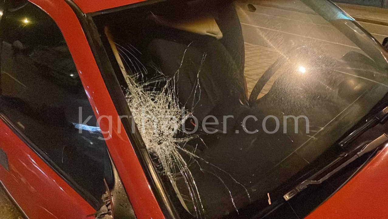 Otomobille Carpisan Hafif Ticari Aracin Radyatoru 30 Metre Ileri Firladi 1 Yarali13