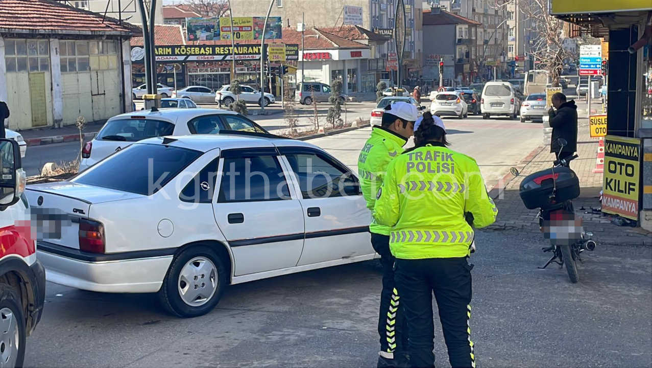 Otomobille Carpisan Motosiklet Surucusu Yaralandi Kaza Ani Kamerada0