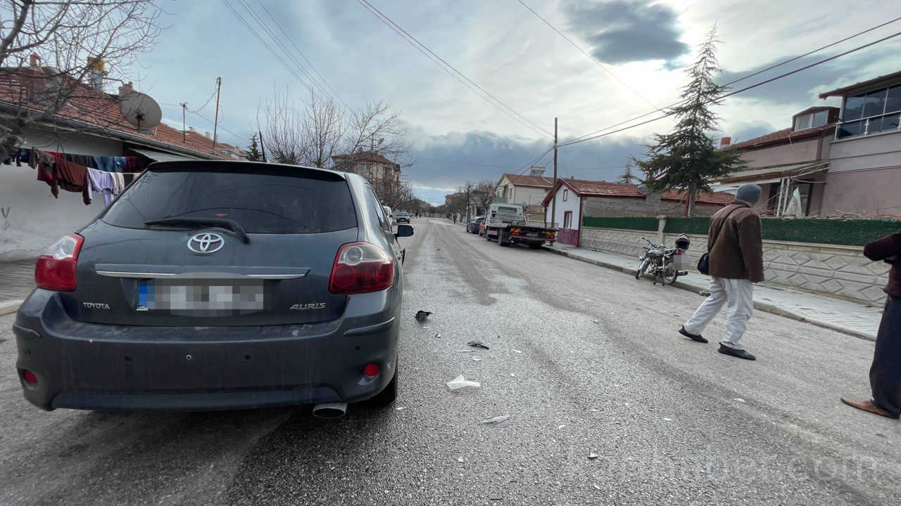 Otomobille Carpisan Motosikletli Gencin Cenesi Kirildi0