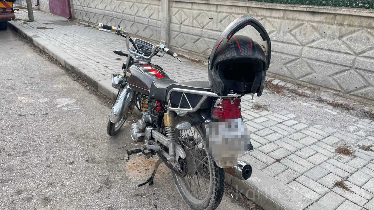Otomobille Carpisan Motosikletli Gencin Cenesi Kirildi2