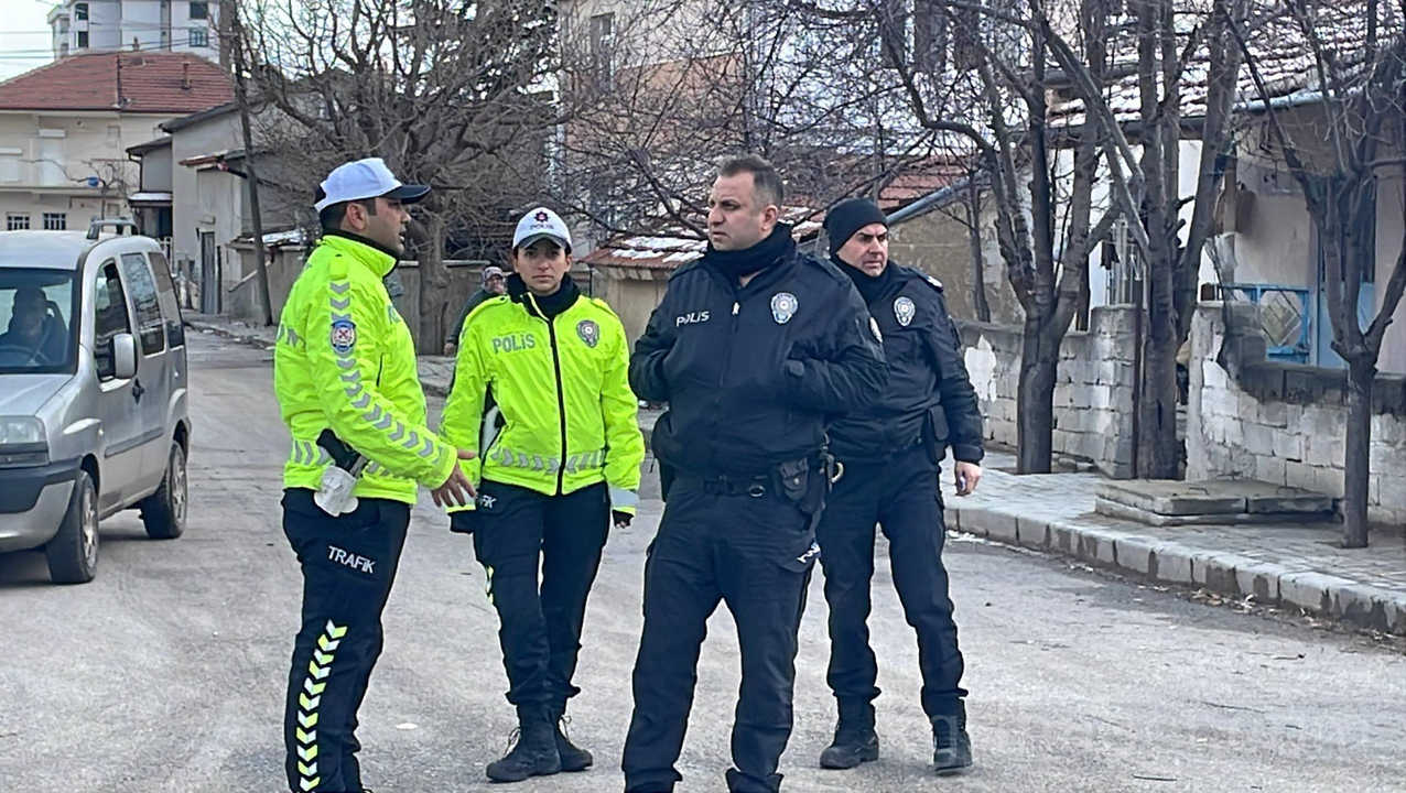 Otomobille Carpisan Motosikletli Gencin Cenesi Kirildi6