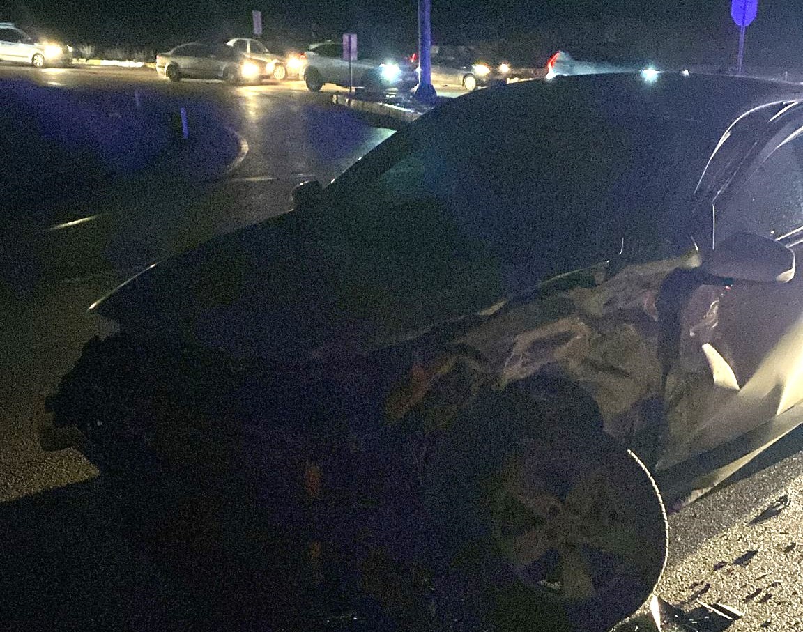 Otomobiller Kavsakta Carpisti 4 Yarali (2)