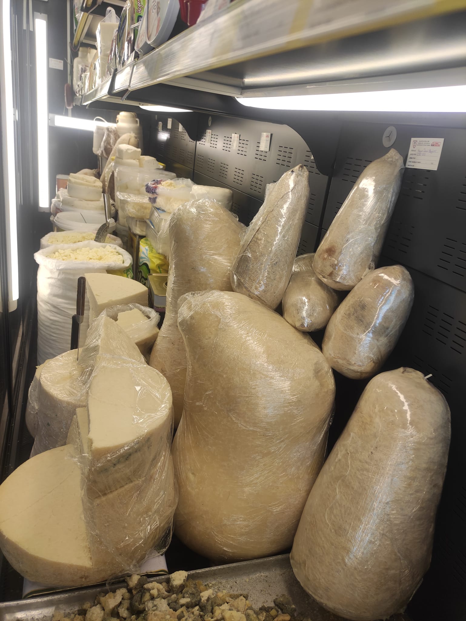 Peynirci Halil Karamanda 3 Subesini Acti (3)