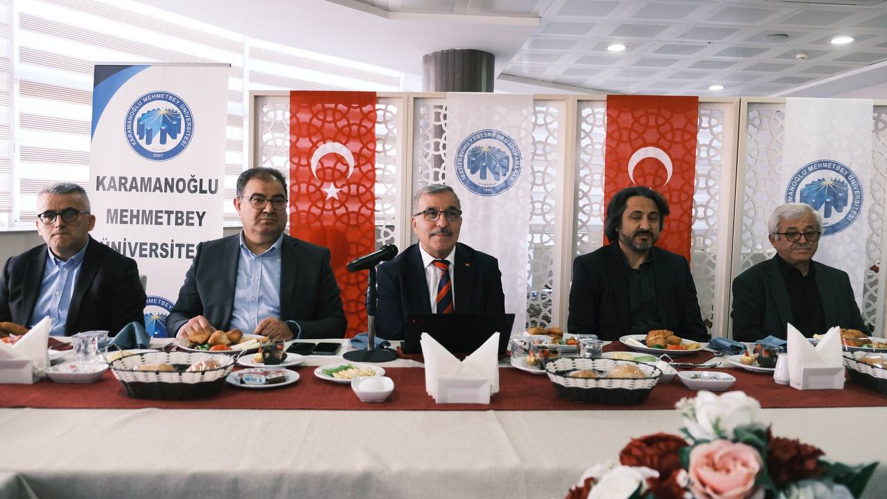 Rektor Gavgali Calisan Gazetecilerin Gununu Kutladi (1)