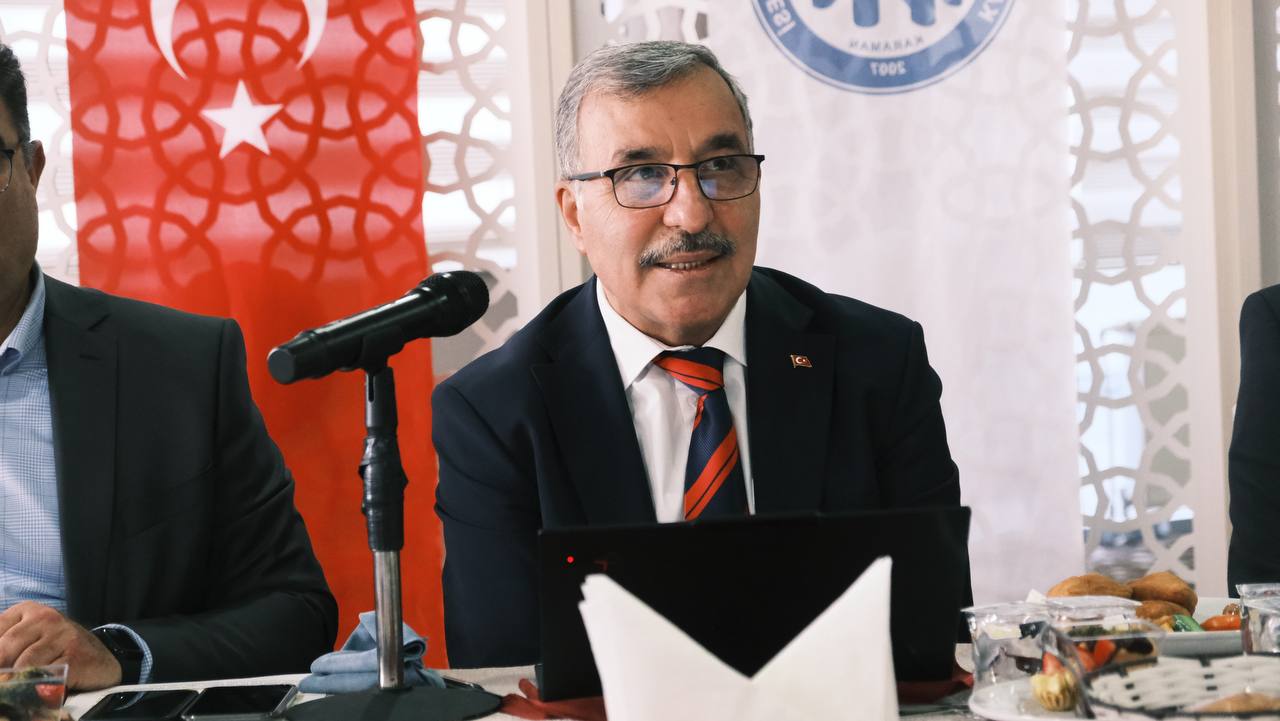 Rektor Gavgali Calisan Gazetecilerin Gununu Kutladi (2)