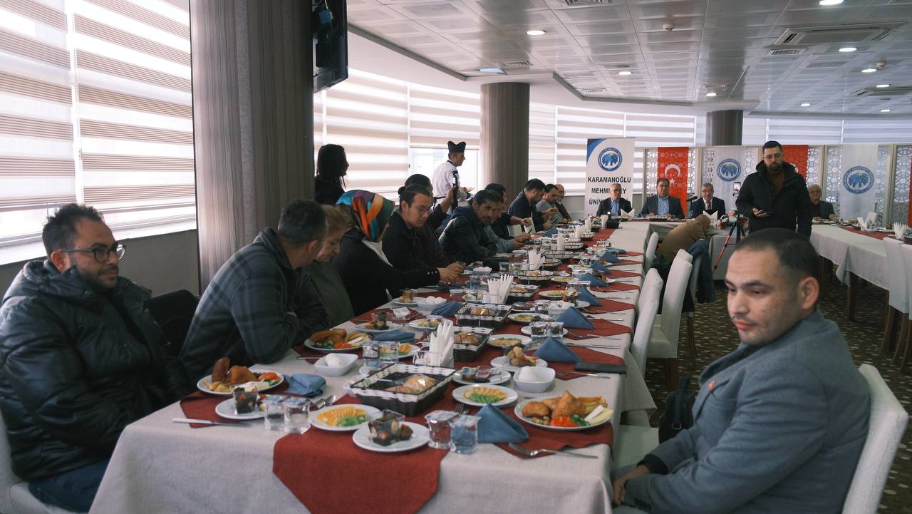 Rektor Gavgali Calisan Gazetecilerin Gununu Kutladi (4)