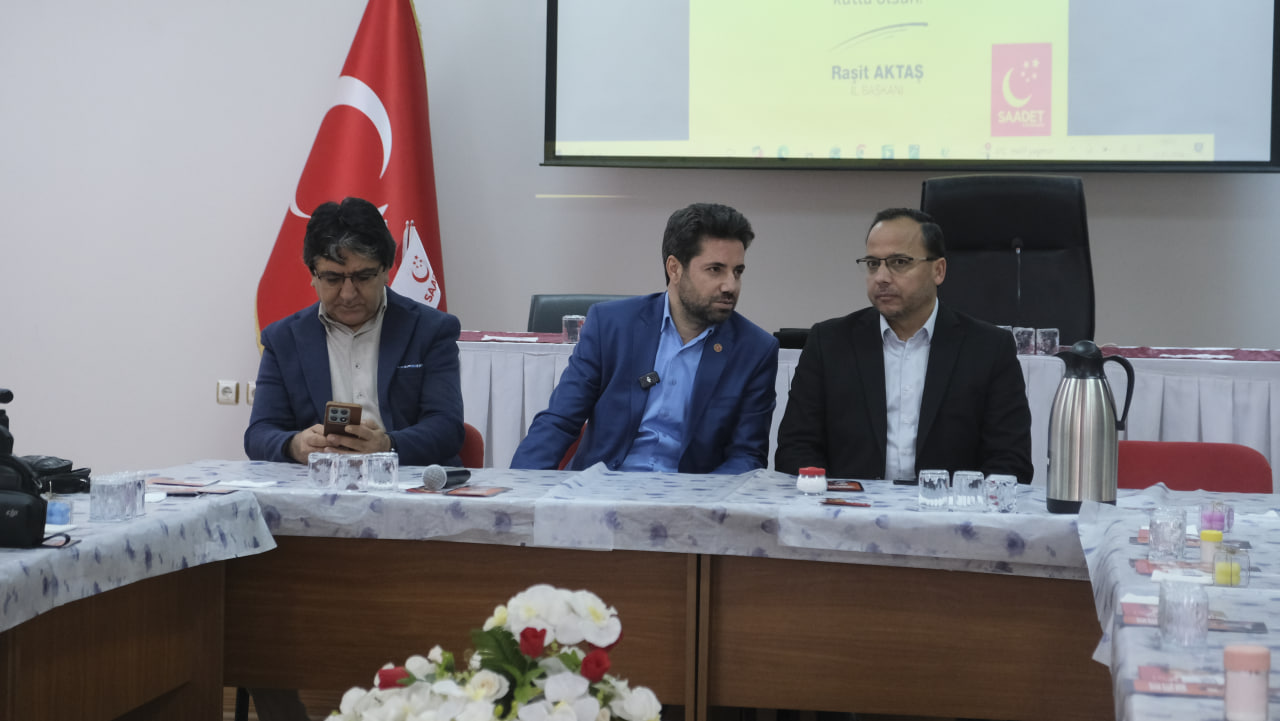 Saadet Partisi Karaman Il Baskani Rasit Aktas Basinla Bulustu (2)