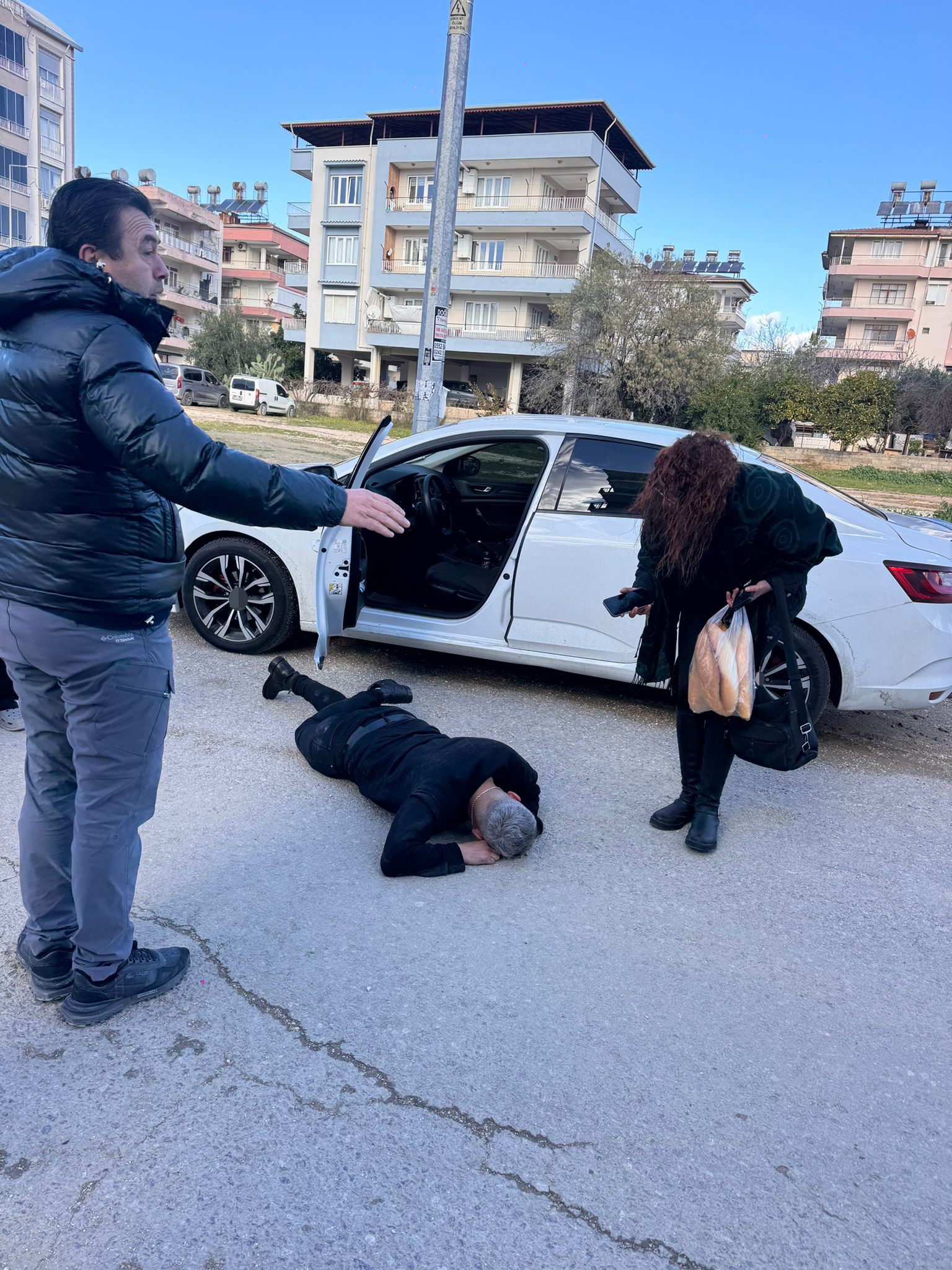 Seyir Halindeki Otomobile Silahli Saldiri 1 Yarali (1)