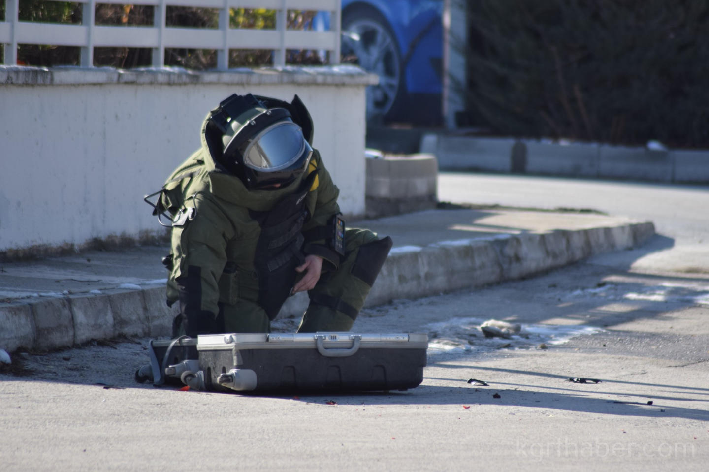 Supheli Valiz Boyle Patlatildi Bakin Ne Cikti13