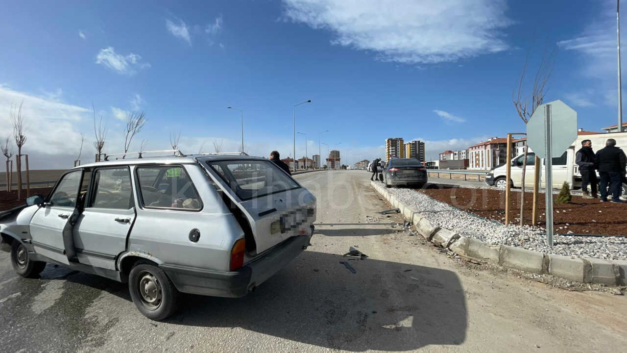 Ters Yone Giren Arac Kazaya Sebep Oldu6