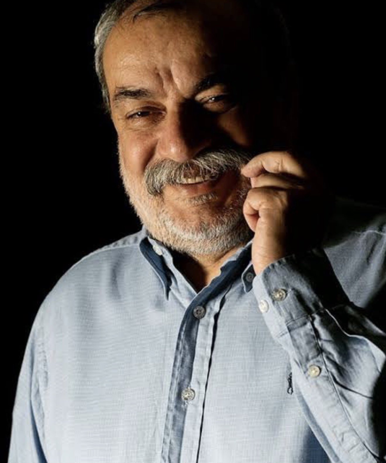 Turk Tiyatrosu Yasta Usta Oyuncu Koray Ergun Hayata Veda Etti (2)