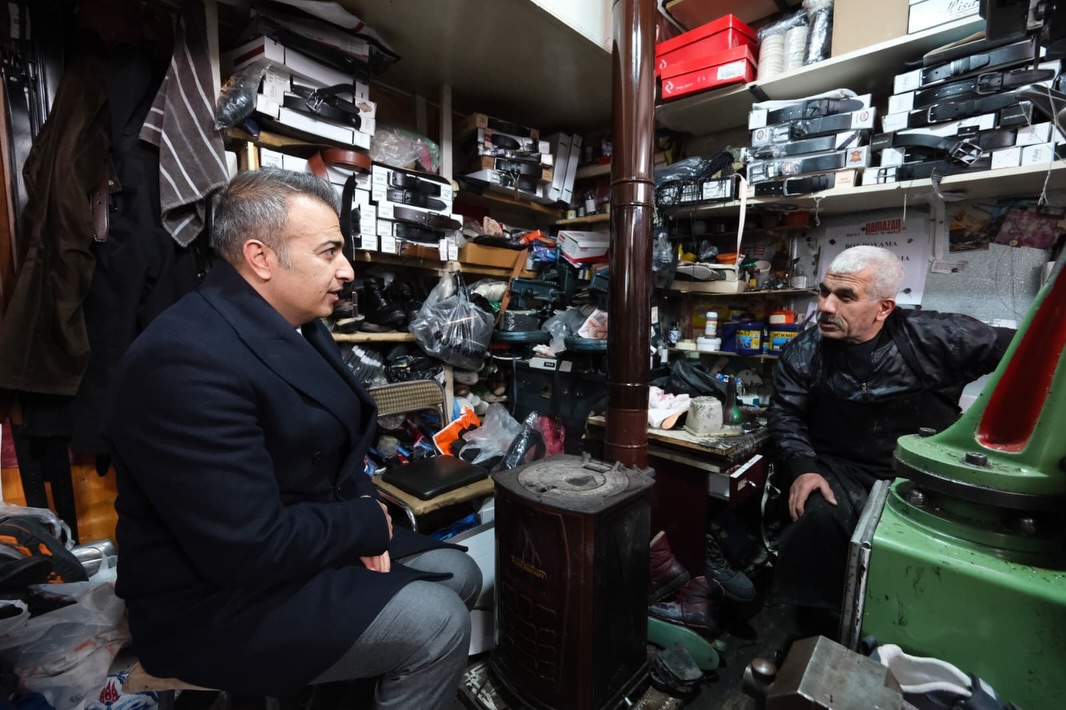 Vali Hayrettin Cicek Esnaf Ve Vatandaslarla Bulustu (2)