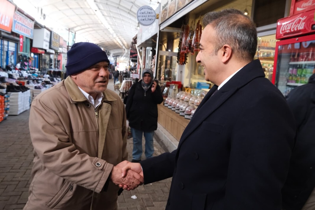 Vali Hayrettin Cicek Esnaf Ve Vatandaslarla Bulustu (4)