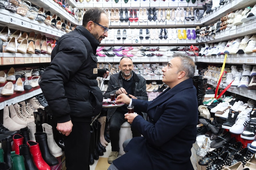 Vali Hayrettin Cicek Esnaf Ve Vatandaslarla Bulustu (5)