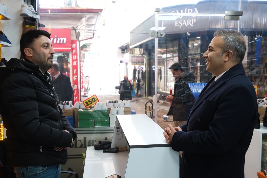 Vali Hayrettin Cicek Esnaf Ve Vatandaslarla Bulustu (6)