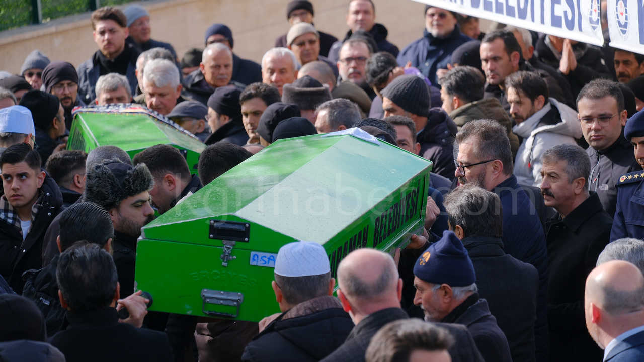 Vekil Saglamin Amcasi Dualarla Topraga Verildi15