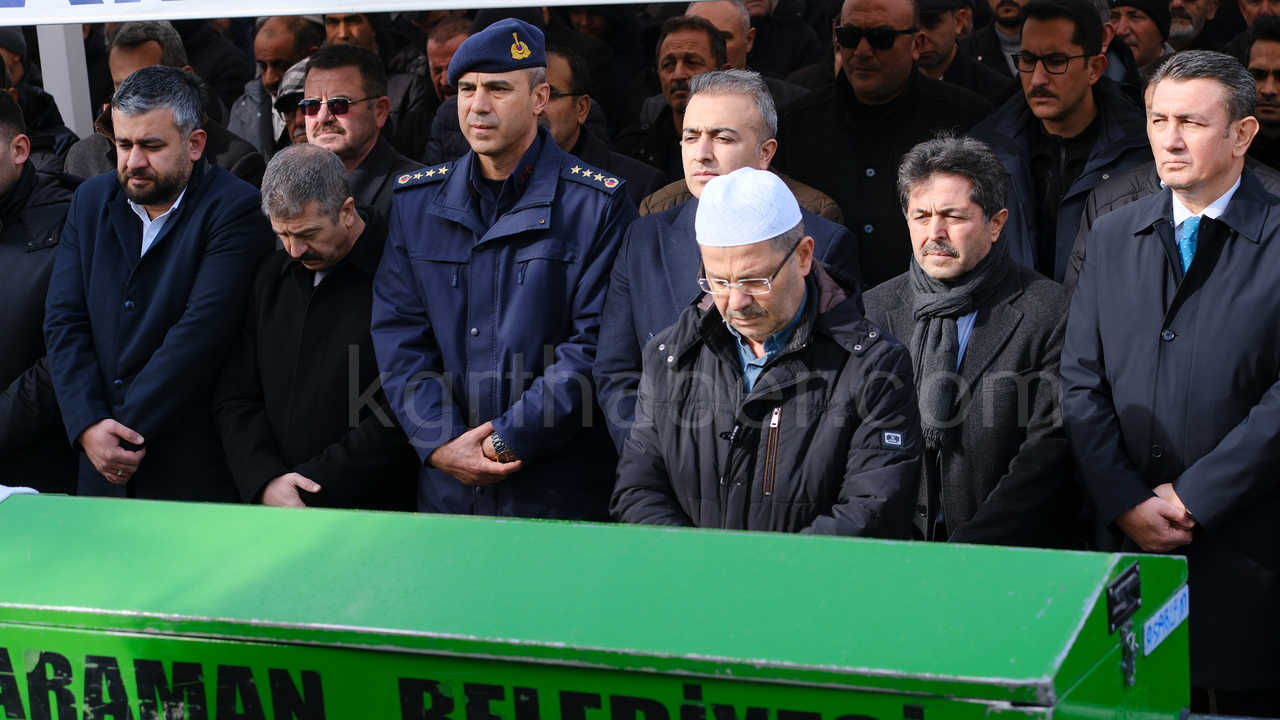 Vekil Saglamin Amcasi Dualarla Topraga Verildi28