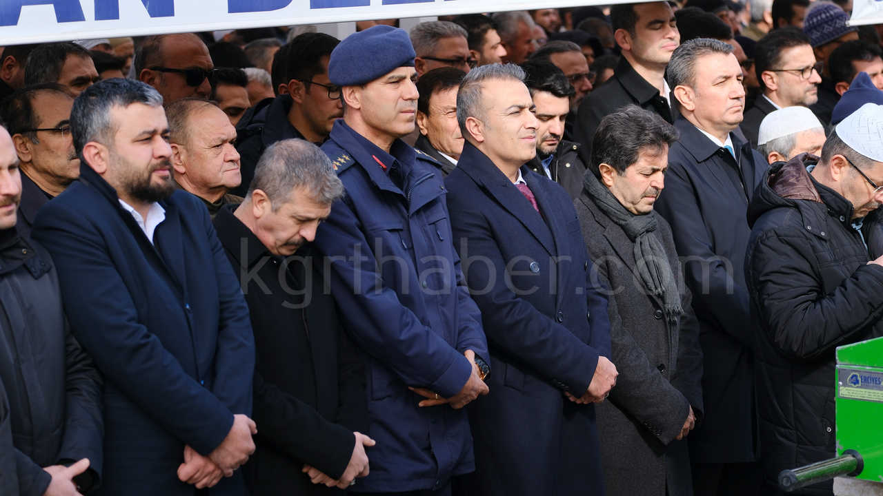 Vekil Saglamin Amcasi Dualarla Topraga Verildi30