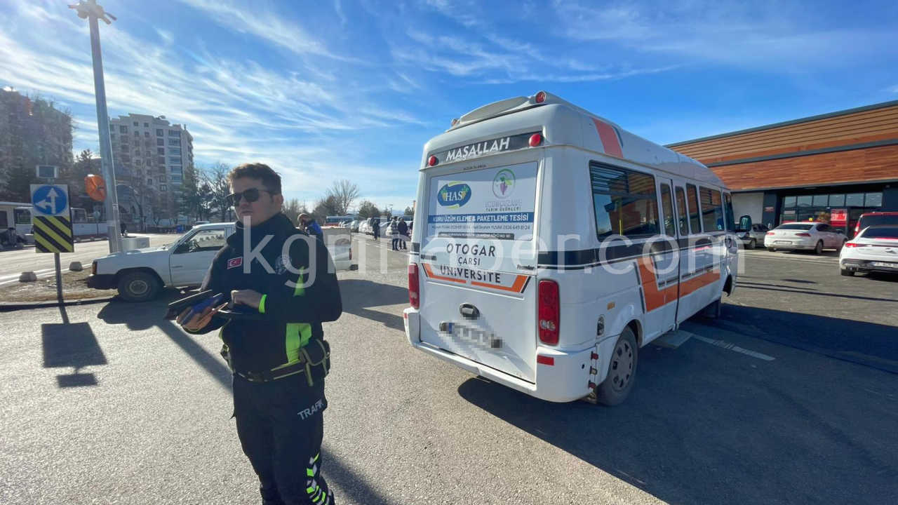 Yasli Surucunun Koyden Cenazeye Giderken Karistigi Kaza Kamerada4