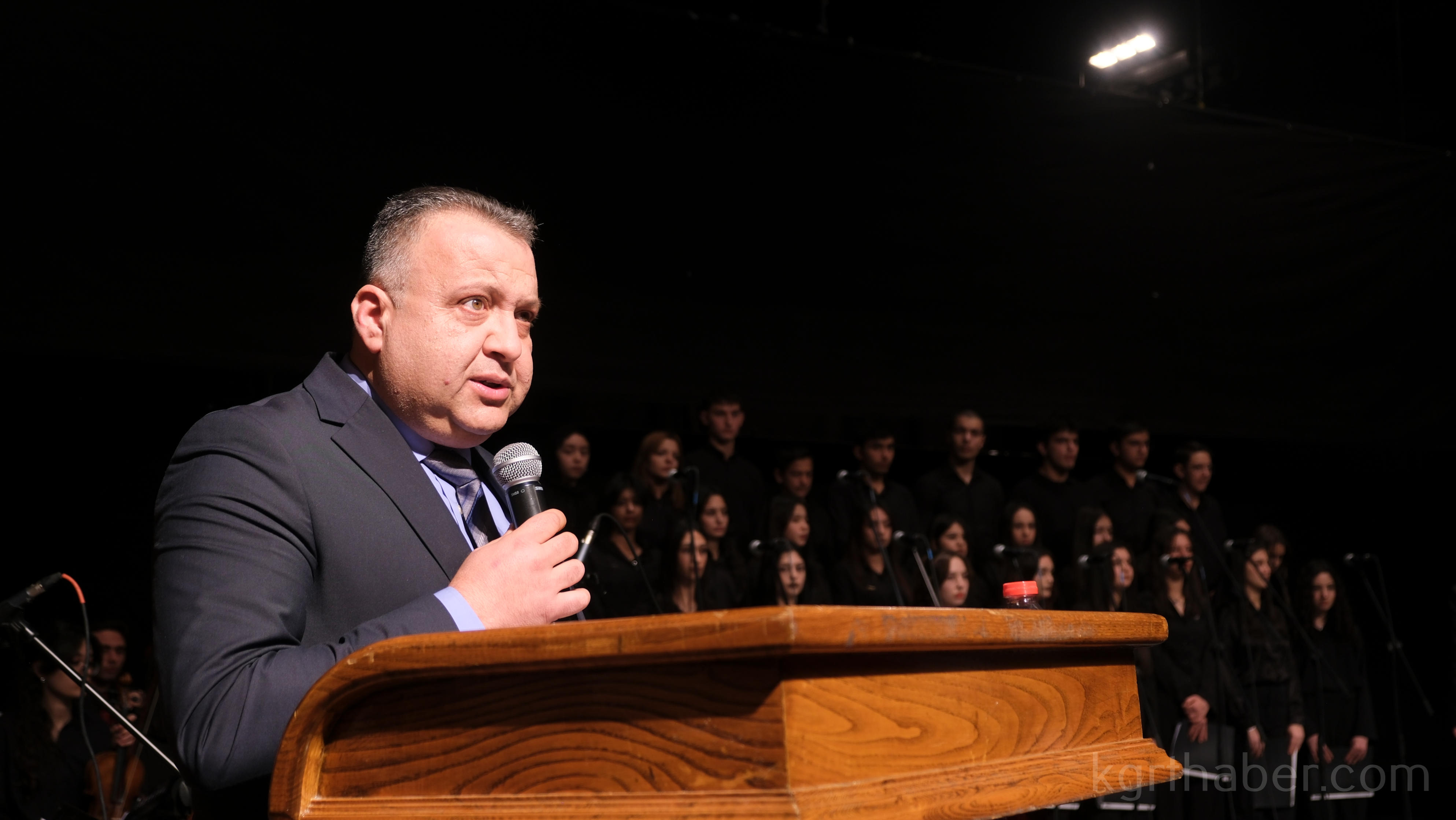 Yucel Arzen Haciogullari Ve Ogrencilerden Buyuk Begeni Toplayan Performans1