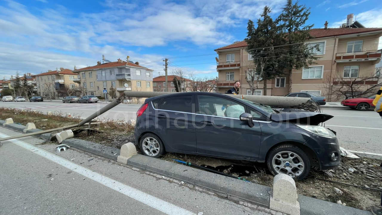 112 Personeli Feci Kazada Olumden Dondu10