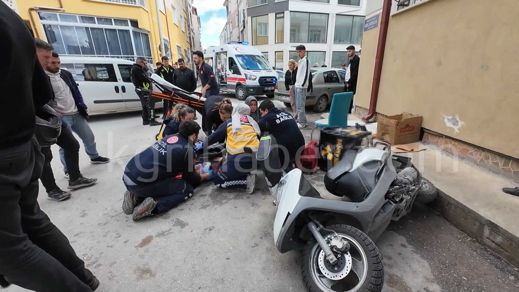 2 Kisinin Yaralandigi Kaza Ani Kamerada1