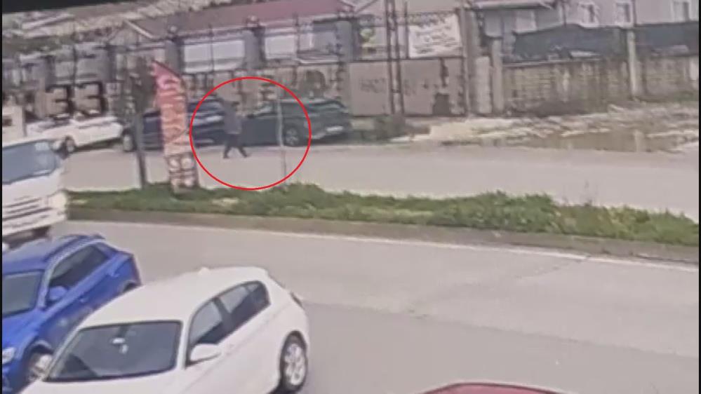 27 Yasindaki Genc Sirra Kadem Basti3