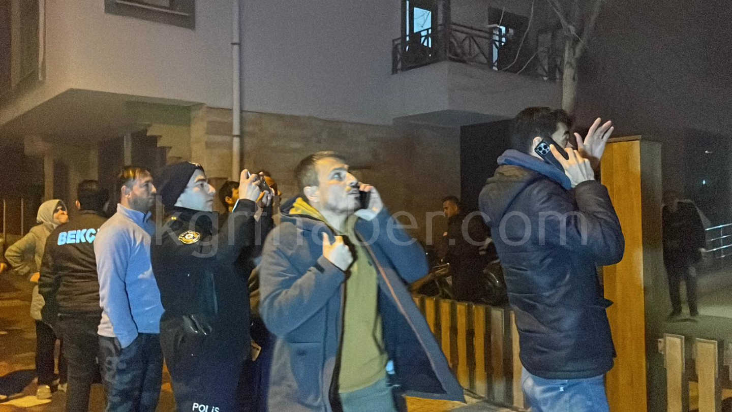 Annesiyle Tartisti Evi Atese Verdi 10 Kisi Dumandan Etkilendi2