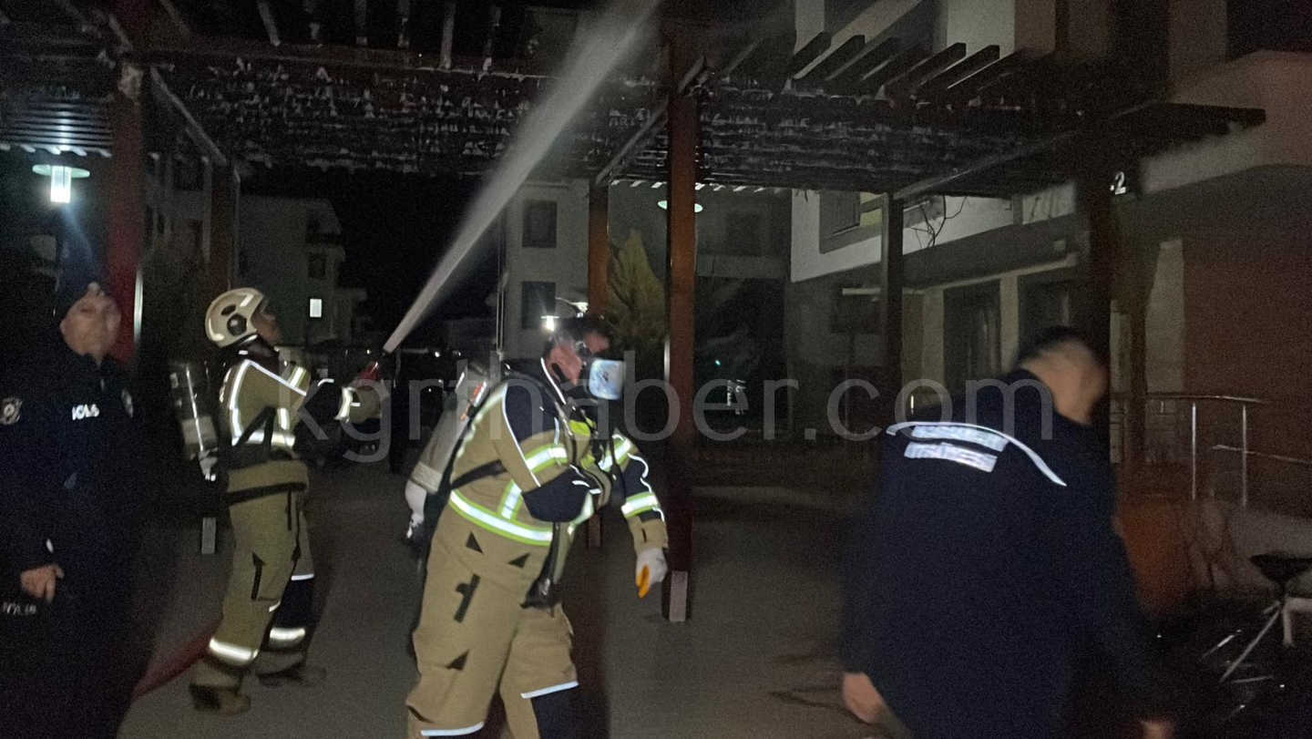 Annesiyle Tartisti Evi Atese Verdi 10 Kisi Dumandan Etkilendi9