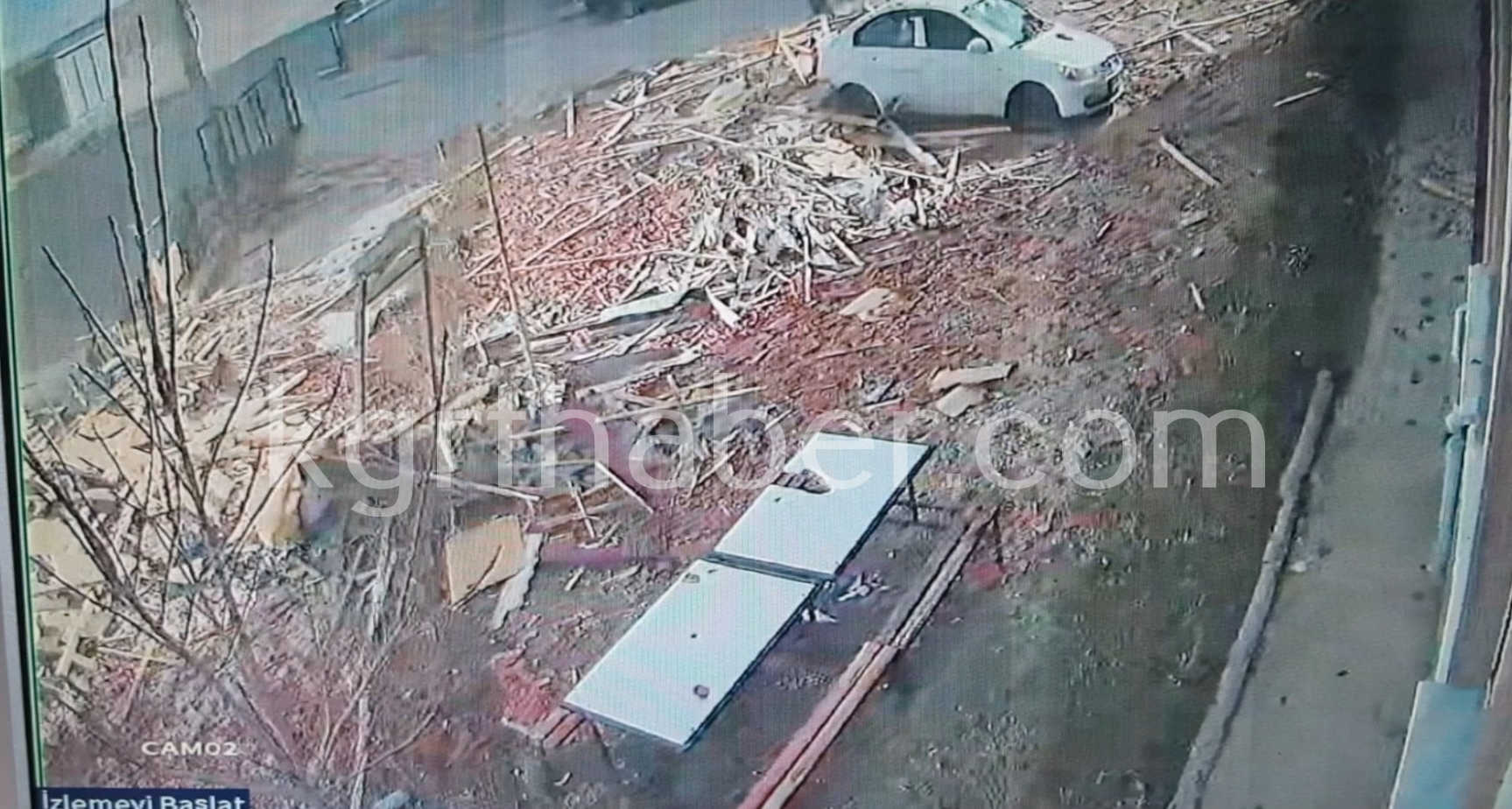 Catinin Altinda Kalmaktan Son Anda Kurtuldu O Anlar Kamerada1