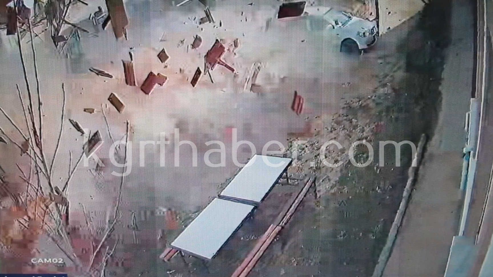 Catinin Altinda Kalmaktan Son Anda Kurtuldu O Anlar Kamerada2