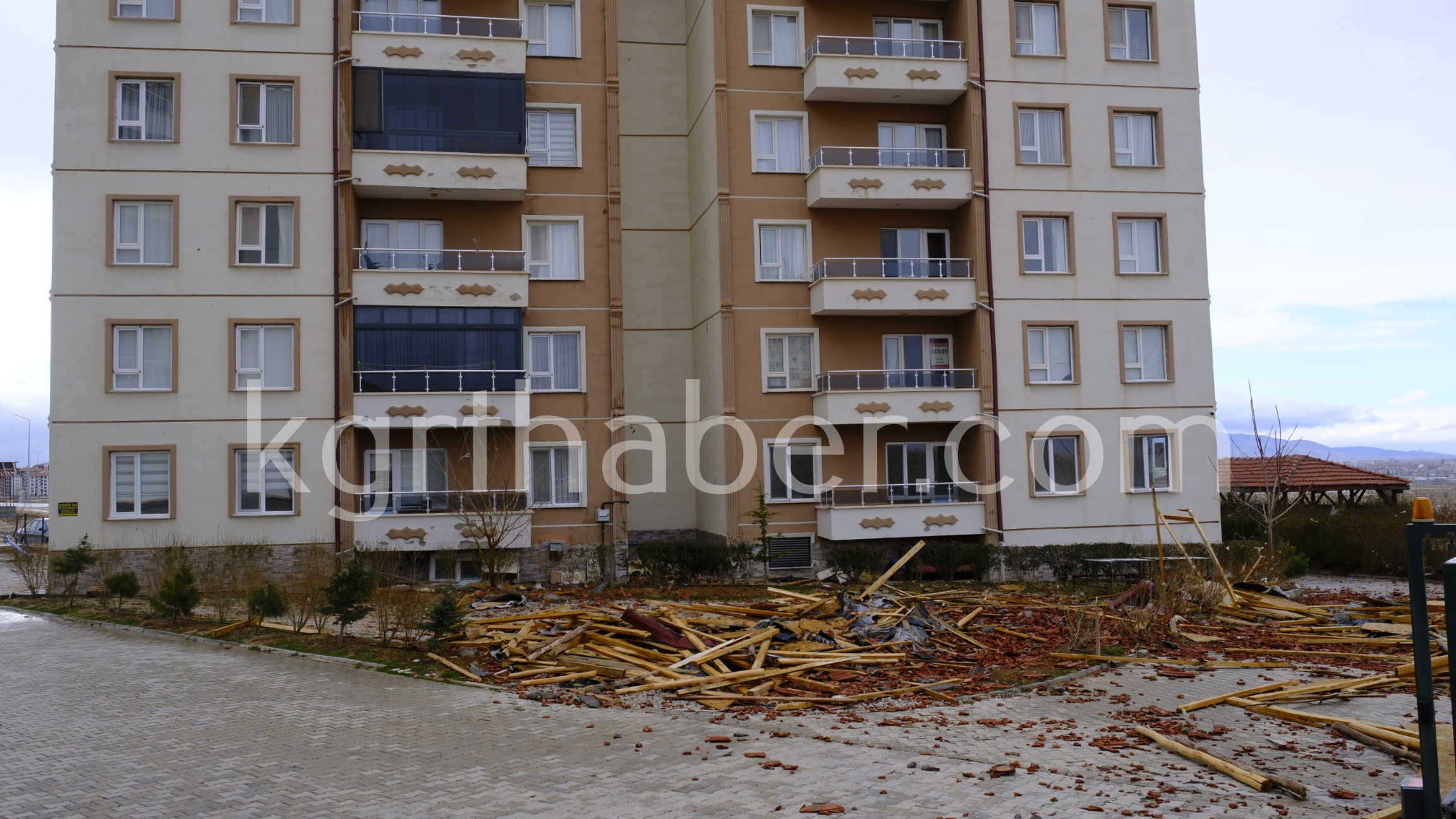Catinin Altinda Kalmaktan Son Anda Kurtuldu O Anlar Kamerada8
