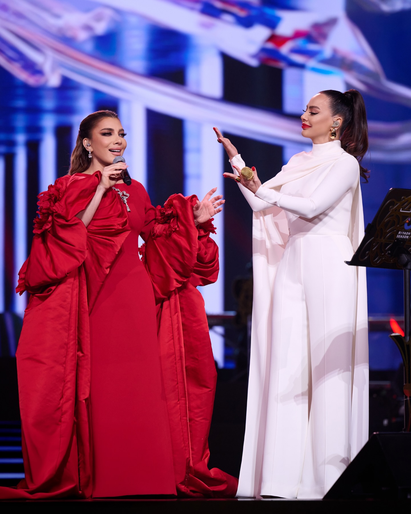 Ebru Gundes Ve Assala Dueti Gundem Oldu (4)