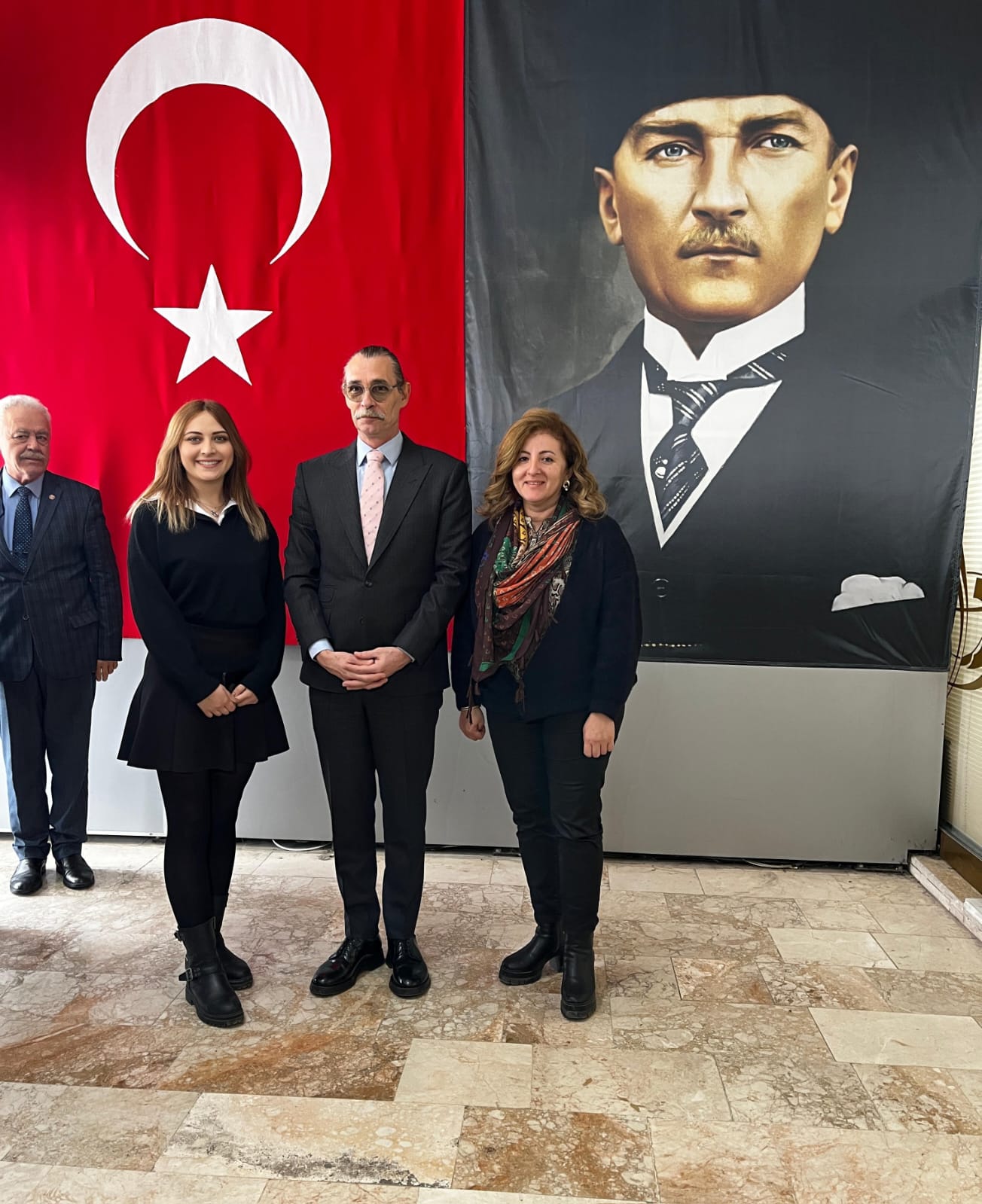 Erdal Besikcioglundan Yerel Basina Destek Vurgusu (1)