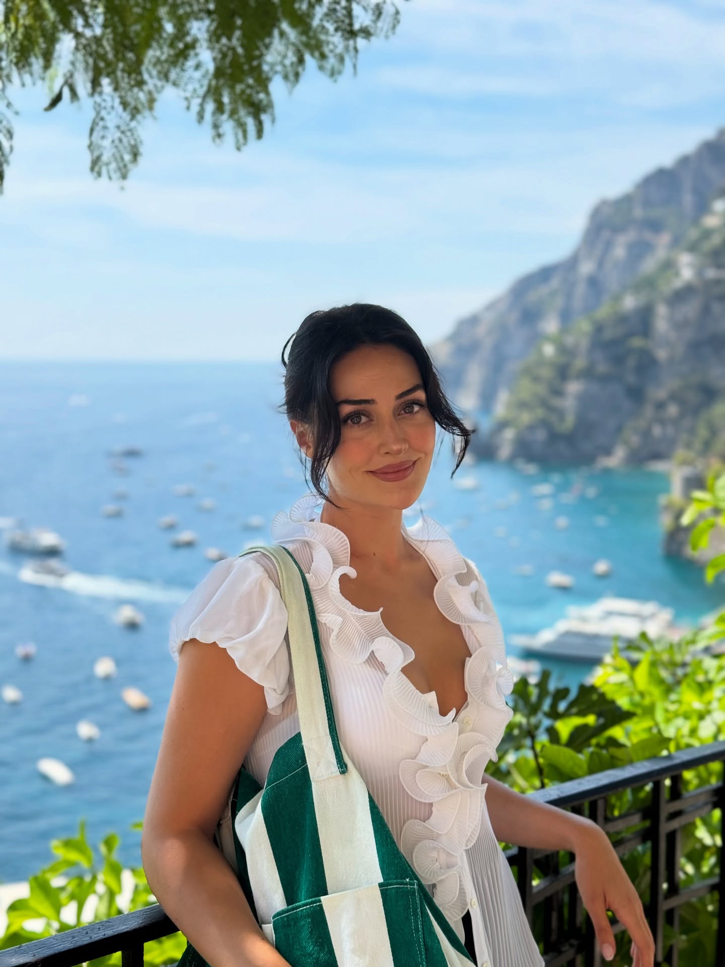 Esra Bilgicin Degisimi Gundem Oldu (2)