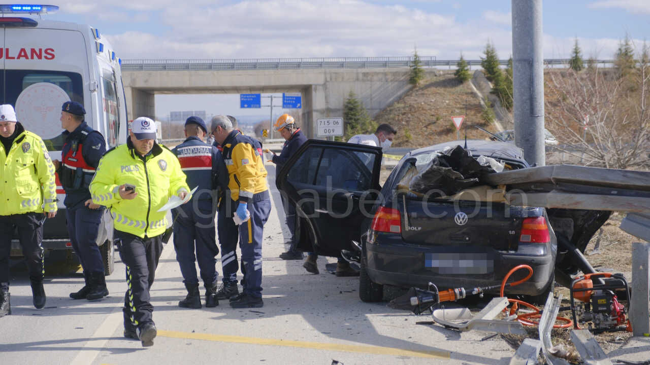Feci Kazada Kari Koca Oldu 3 Yasindaki Kizlari Yaralandi0