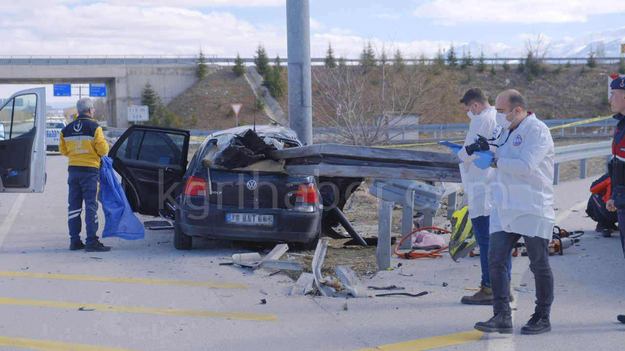 Feci Kazada Kari Koca Oldu 3 Yasindaki Kizlari Yaralandi1