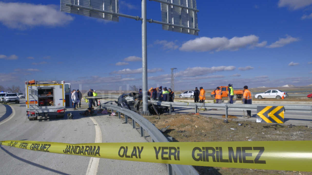 Feci Kazada Kari Koca Oldu 3 Yasindaki Kizlari Yaralandi6