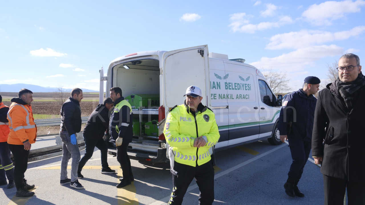 Feci Kazada Kari Koca Oldu 3 Yasindaki Kizlari Yaralandi7