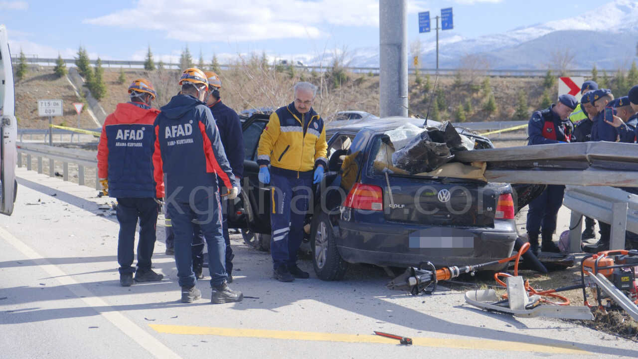 Feci Kazada Kari Koca Oldu 3 Yasindaki Kizlari Yaralandi9