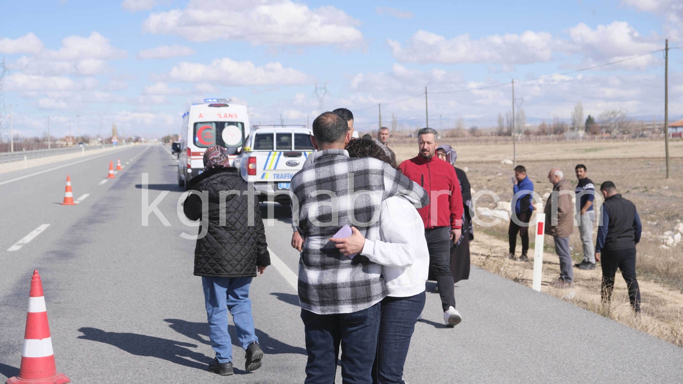 Gelincik Otu Toplarken Yola Cikan Yasli Kadina Otomobil Carpti 1 Olu (13)