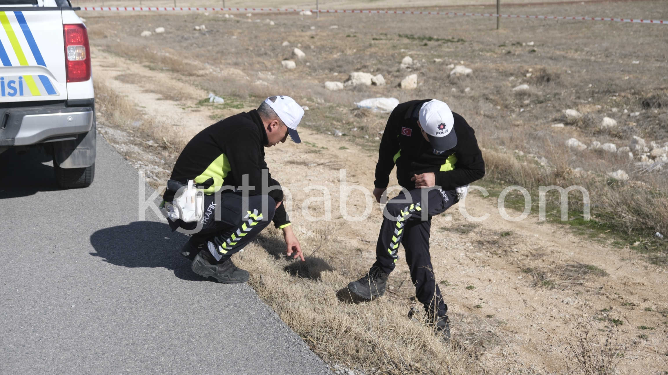 Gelincik Otu Toplarken Yola Cikan Yasli Kadina Otomobil Carpti 1 Olu (9)