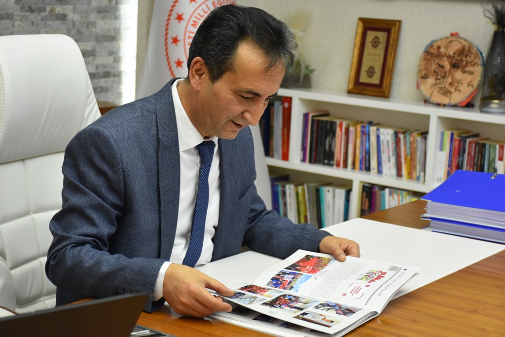 Genc Gazetecilerden Ilk Adim Lale Damlasi Yayinda (2)