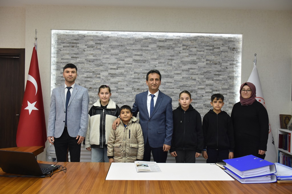 Genc Gazetecilerden Ilk Adim Lale Damlasi Yayinda (4)