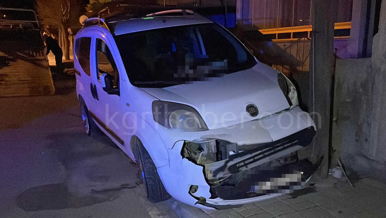 Hafif Ticari Arac Once Otomobile Sonra Direge Carpti 1 Yarali8