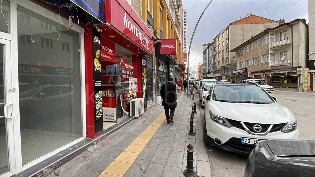 Imamin Sahibi Gelir Diye Biraktigi Cantayi Kasla Goz Arasinda Caldilar1