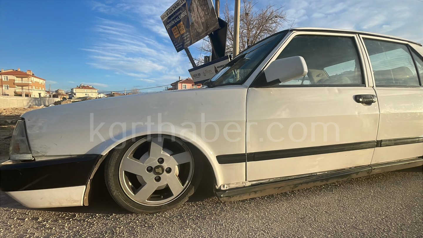 Karamanda Abarti Egzozlu Basik Tofas Cekiciye Zor Yuklendi11